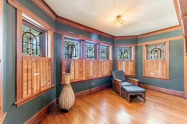 $359,900 | 1914 Clinton Avenue, Berwyn, IL 60402