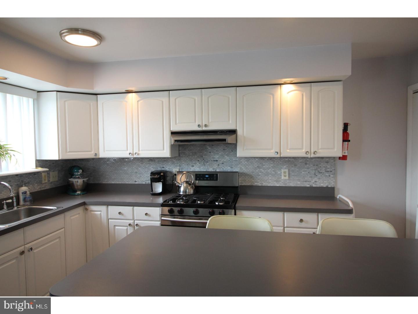 2853 Shipley Road Philadelphia, PA 19152 - Photo 1 of 25 Kitchen