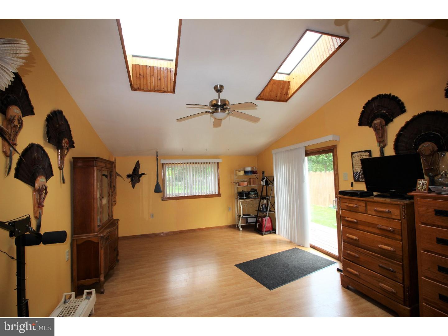 2853 Shipley Road Philadelphia, PA 19152 - Photo 12 of 25 Family Room