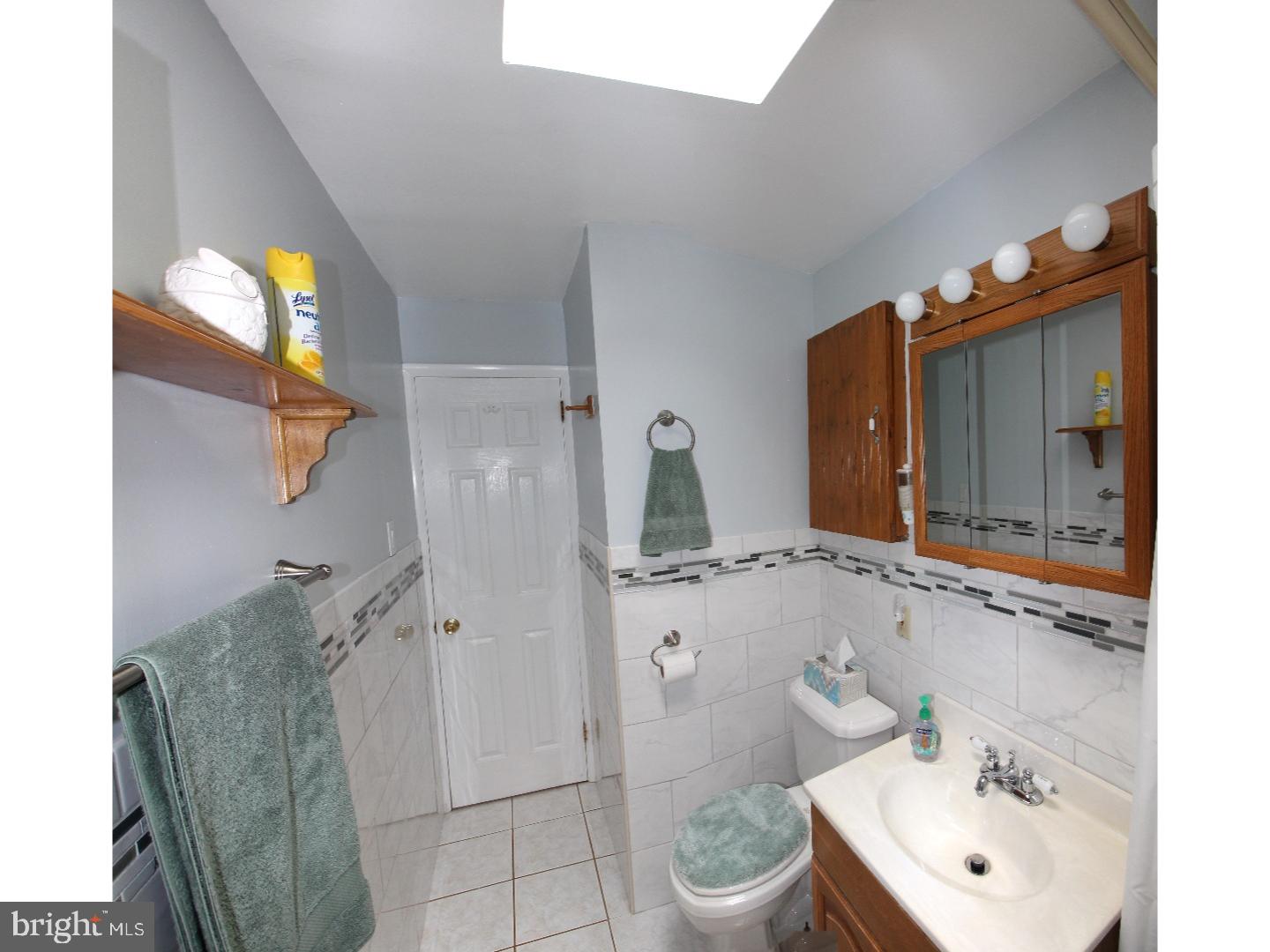 2853 Shipley Road Philadelphia, PA 19152 - Photo 20 of 25 Bathroom
