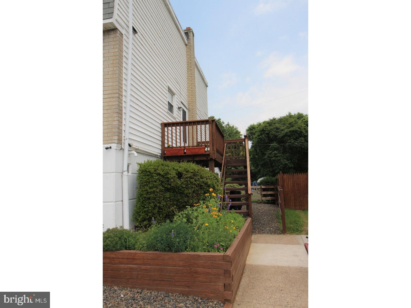2853 Shipley Road Philadelphia, PA 19152 - Photo 25 of 25 Side Yard