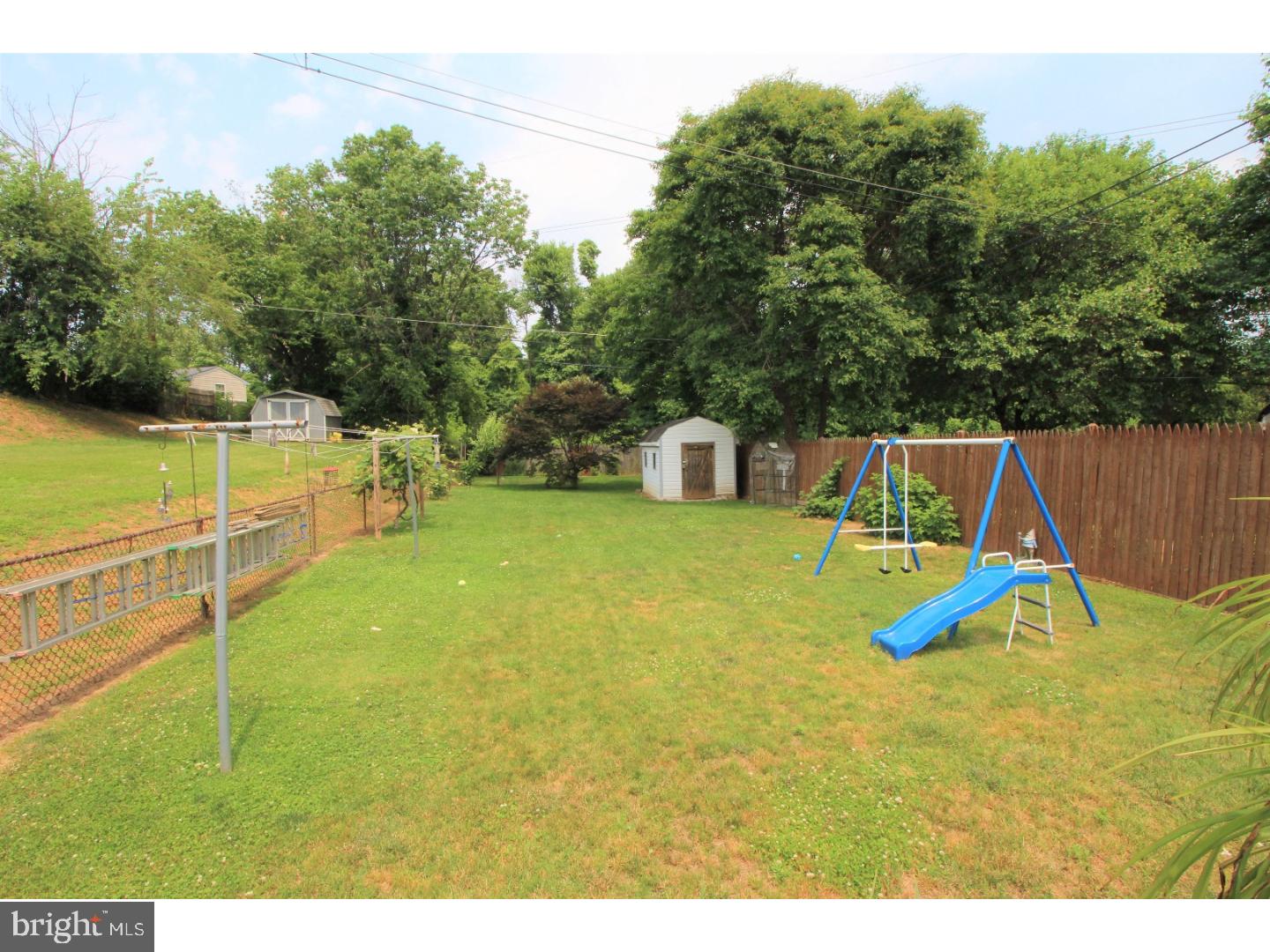 2853 Shipley Road Philadelphia, PA 19152 - Photo 8 of 25 Back Yard