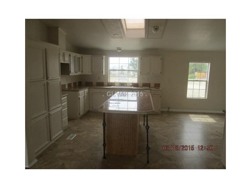 3921 West Dyer Road Pahrump, NV 89048 - Photo 9 of 28 Kitchen.