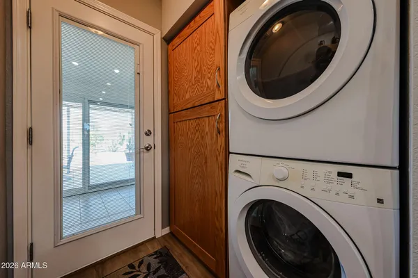 a close up view of a washer and dryer