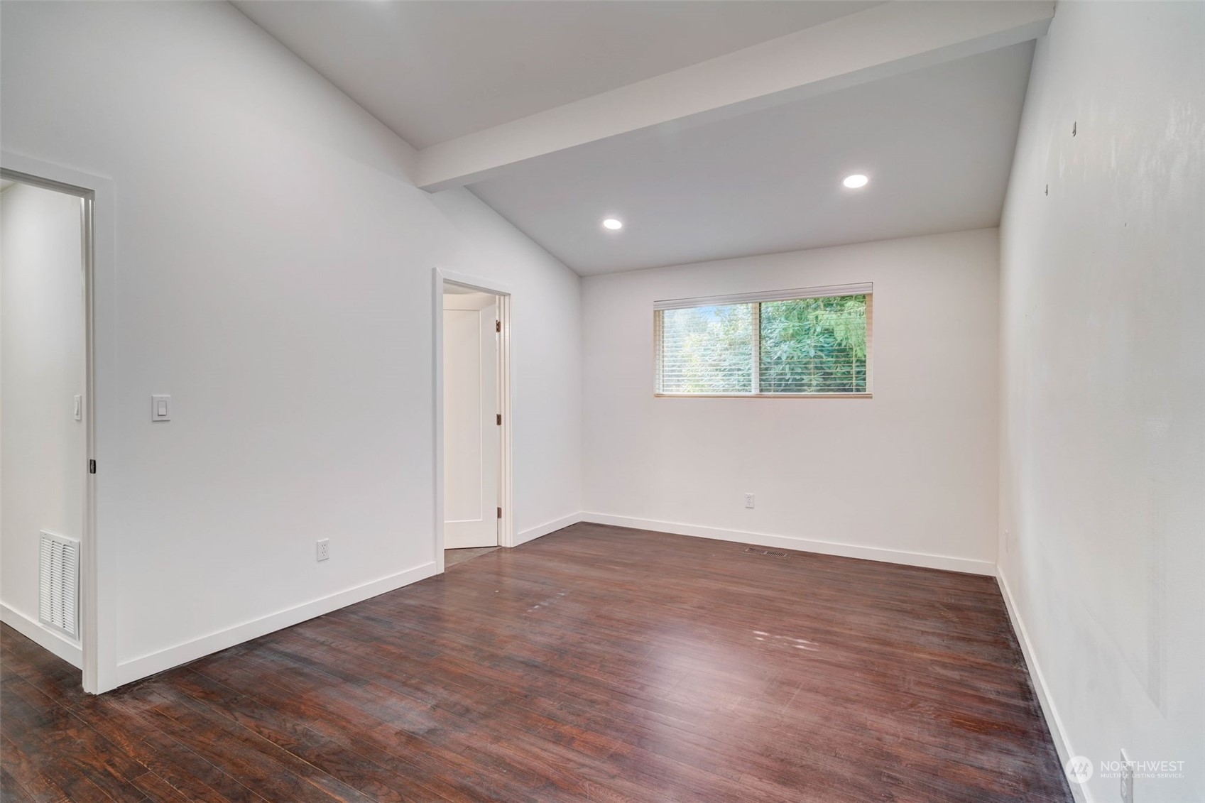 9247 Northeast 180th Street Bothell, WA 98011 - Photo 11 of 28 Gallery Image 11