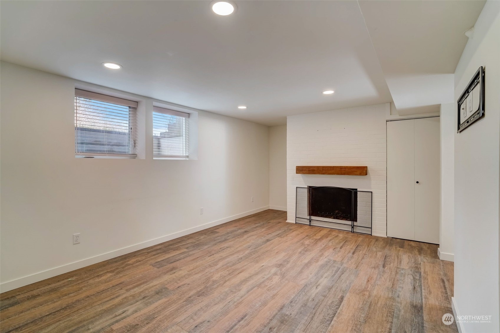 9247 Northeast 180th Street Bothell, WA 98011 - Photo 16 of 28 Gallery Image 16