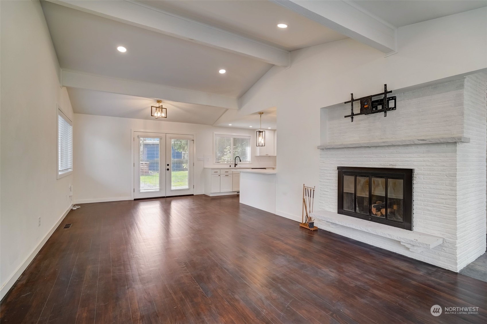 9247 Northeast 180th Street Bothell, WA 98011 - Photo 3 of 28 Gallery Image 3