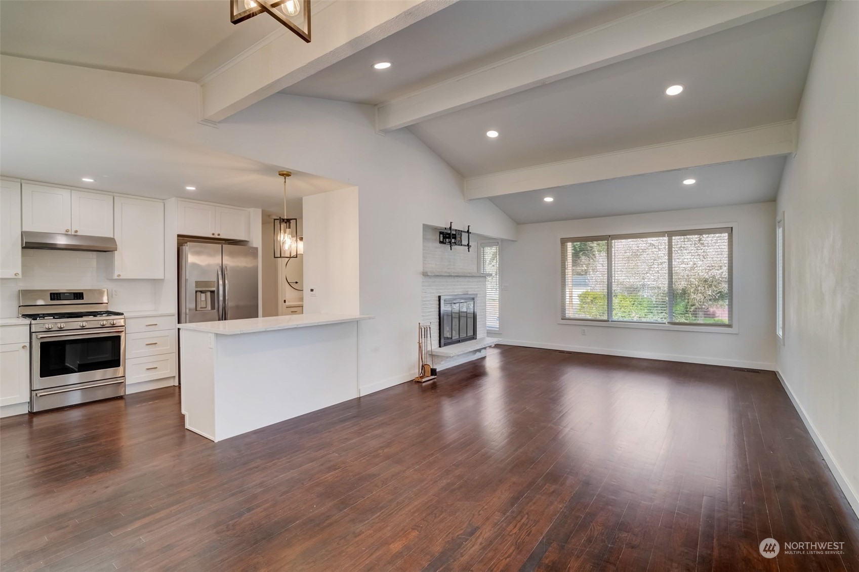 9247 Northeast 180th Street Bothell, WA 98011 - Photo 5 of 28 Gallery Image 5