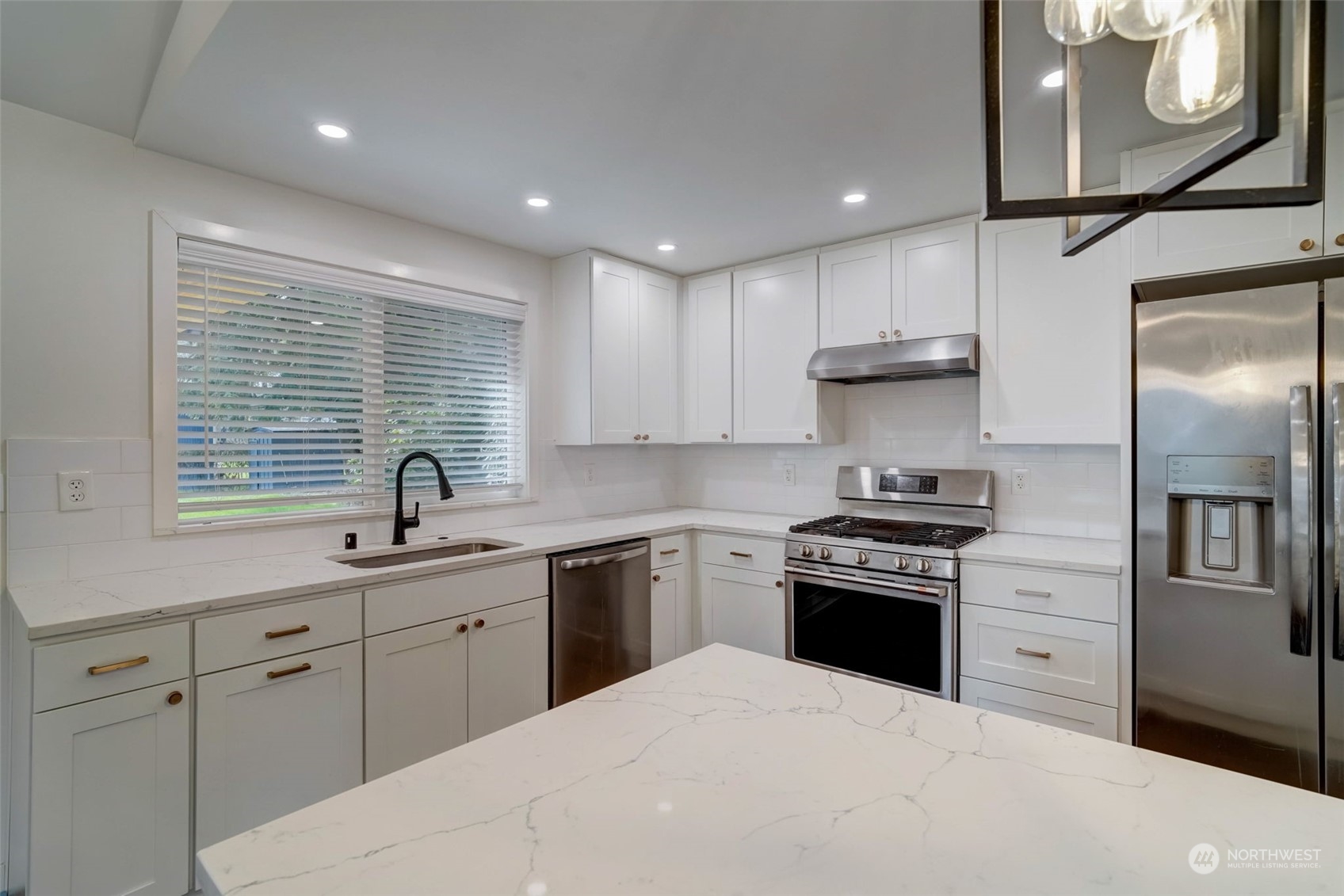 9247 Northeast 180th Street Bothell, WA 98011 - Photo 8 of 28 Gallery Image 8
