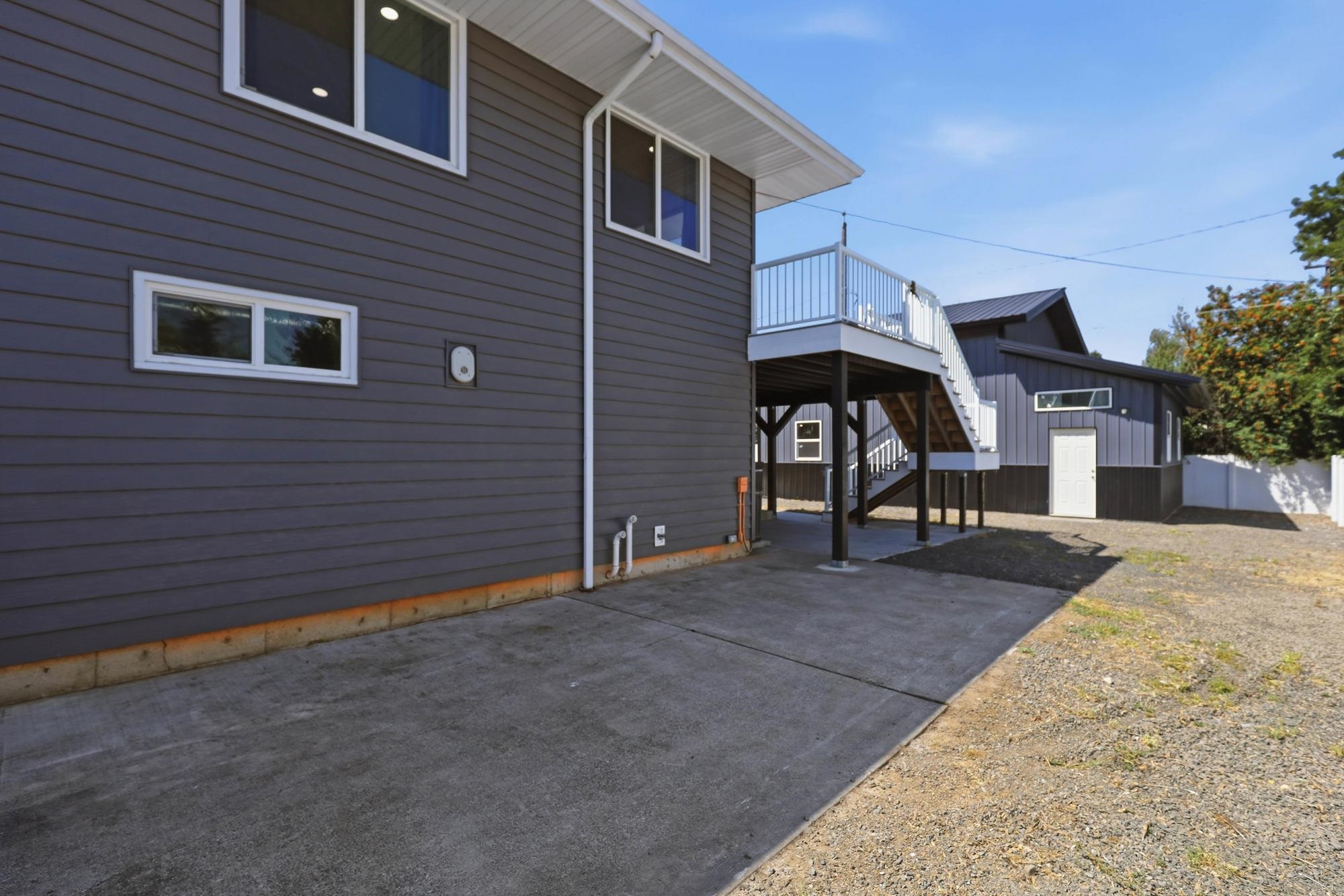 11 North Barker Road Greenacres, WA 99016 - Photo 8 of 50