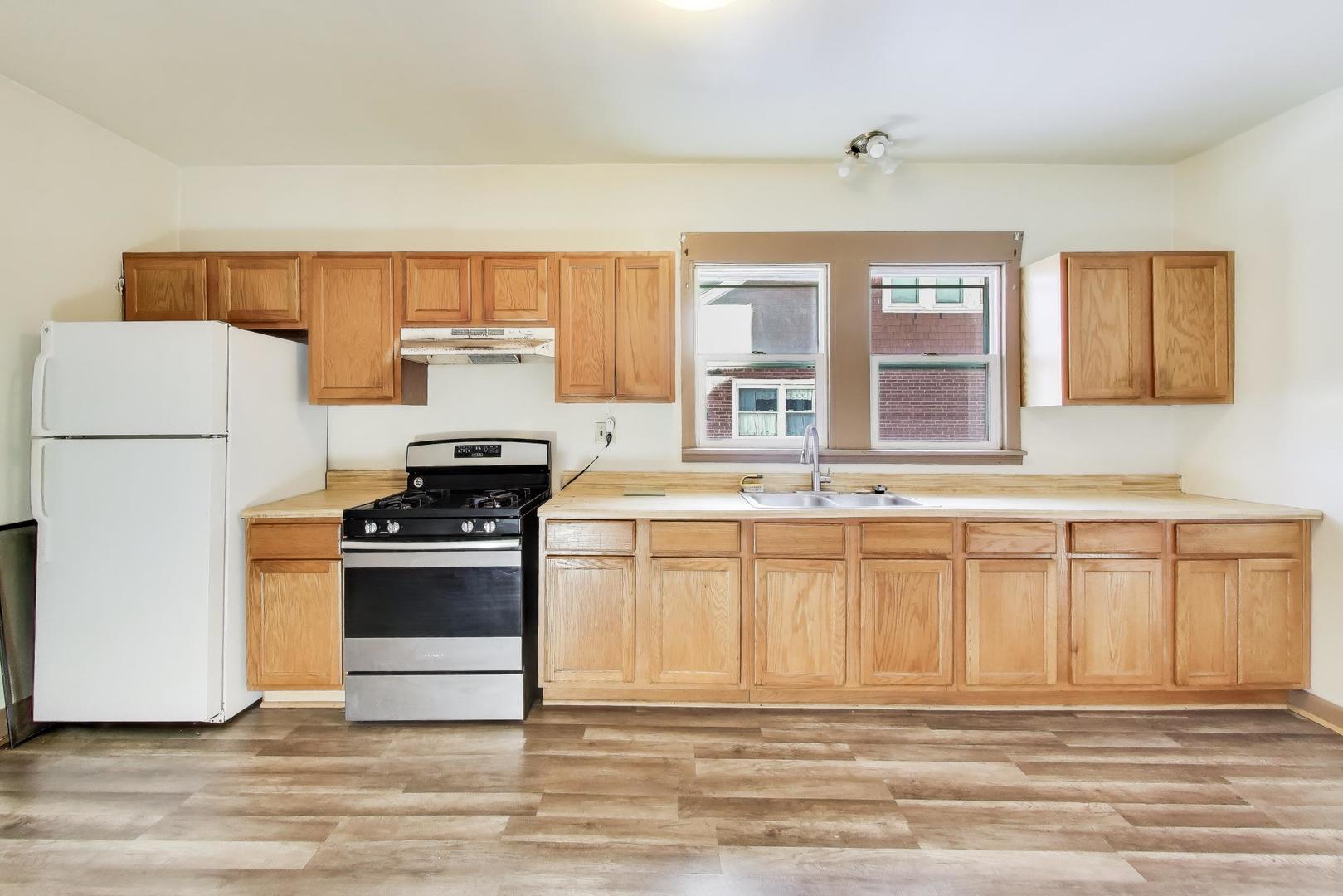 12251 South Harvard Avenue Chicago, IL 60628 - Photo 3 of 11