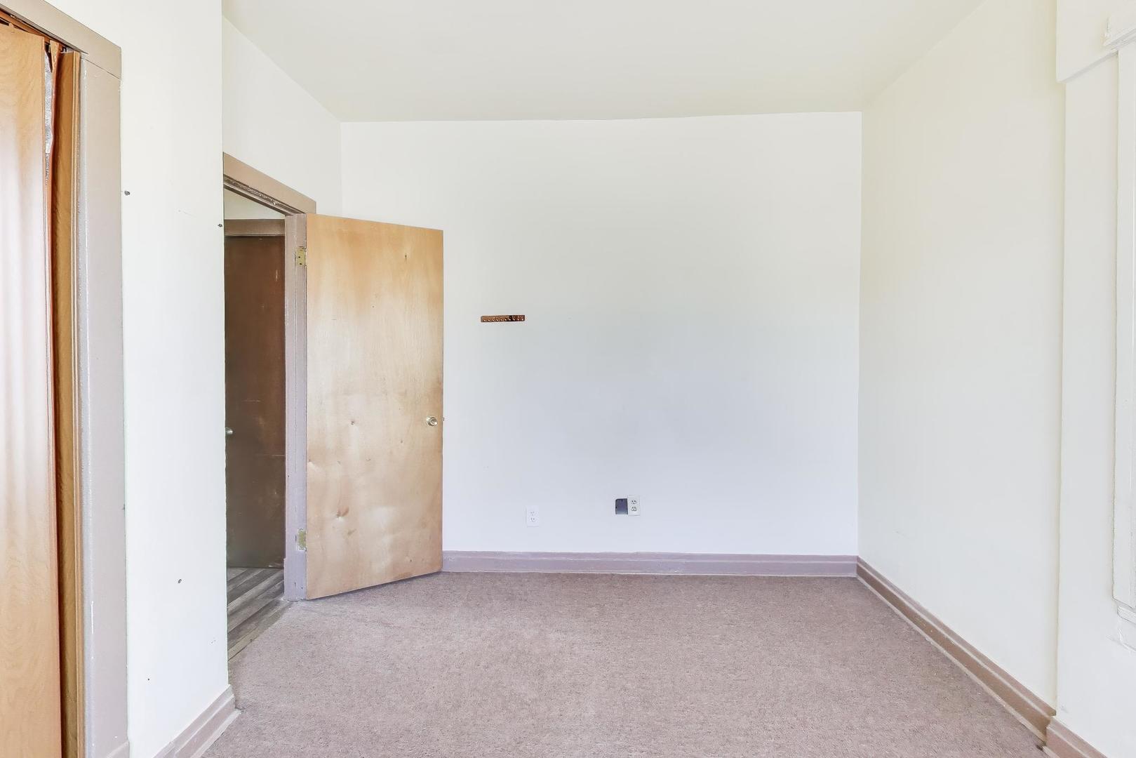 12251 South Harvard Avenue Chicago, IL 60628 - Photo 5 of 11