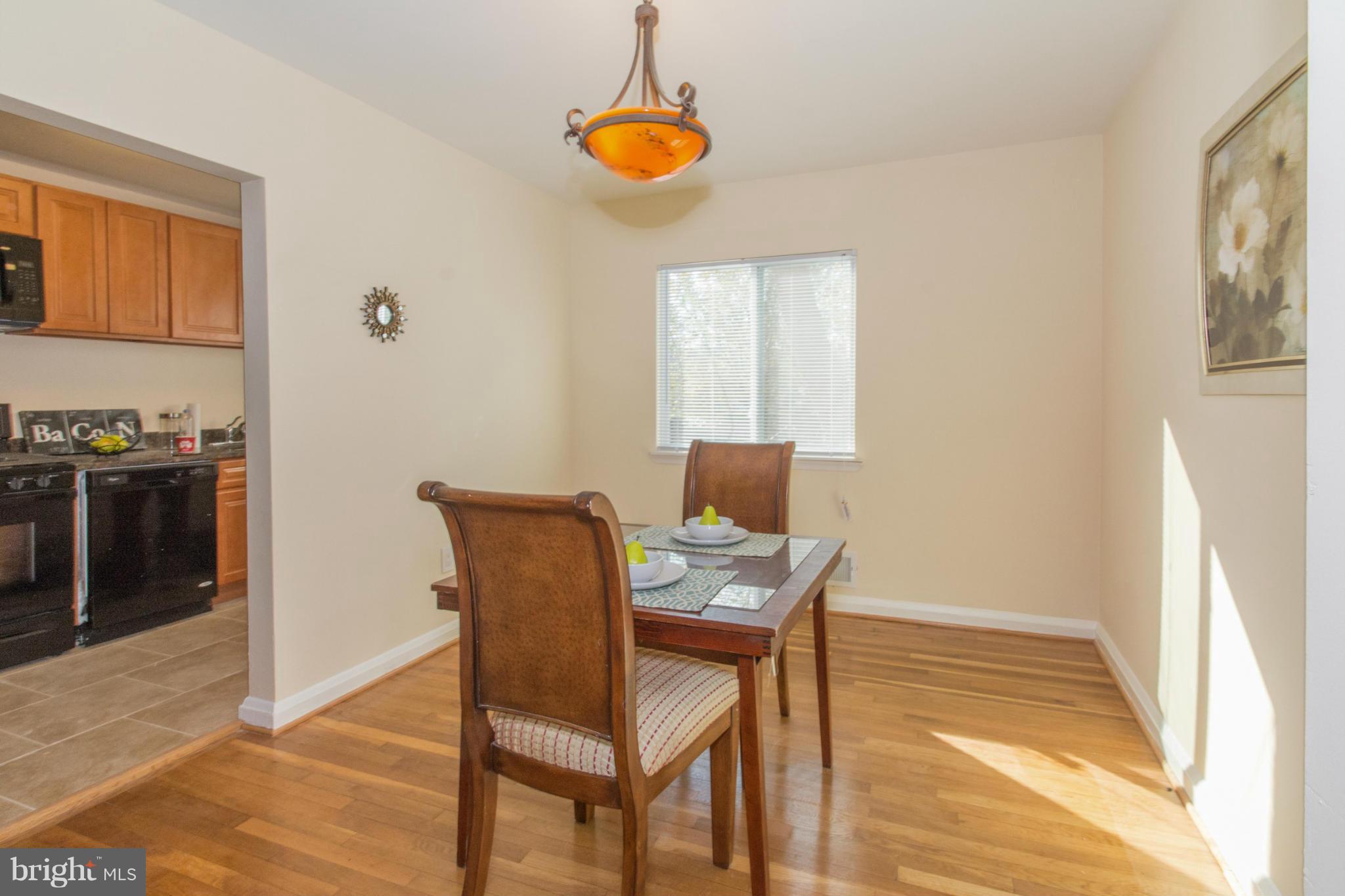 604 Brisbane Road Baltimore, MD 21229 - Photo 7 of 30 a workspace with furniture and window