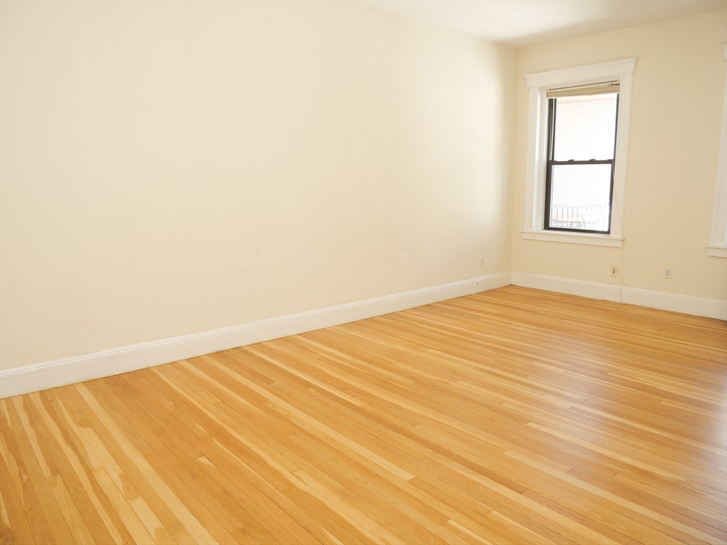 395 Harvard Street, Unit 6 Brookline, MA 02446 - Photo 2 of 8