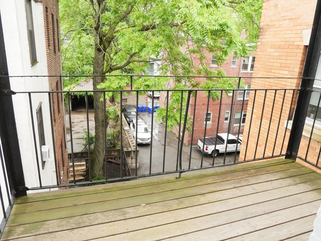 395 Harvard Street, Unit 6 Brookline, MA 02446 - Photo 6 of 8