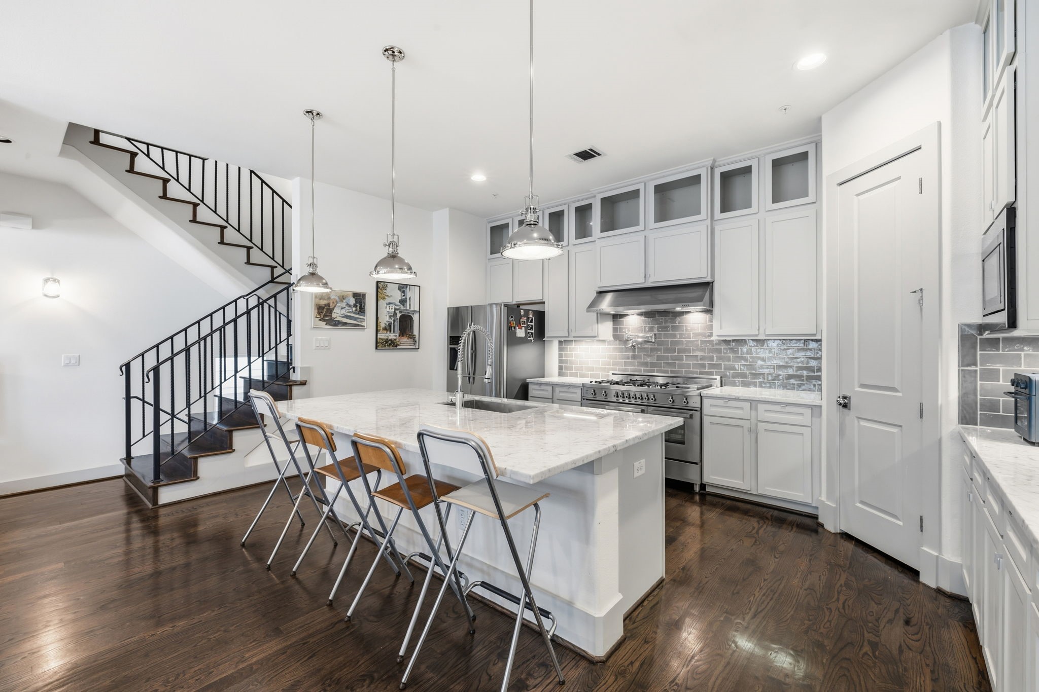916 Yale Street, Unit A Houston, TX 77008 - Photo 11 of 50