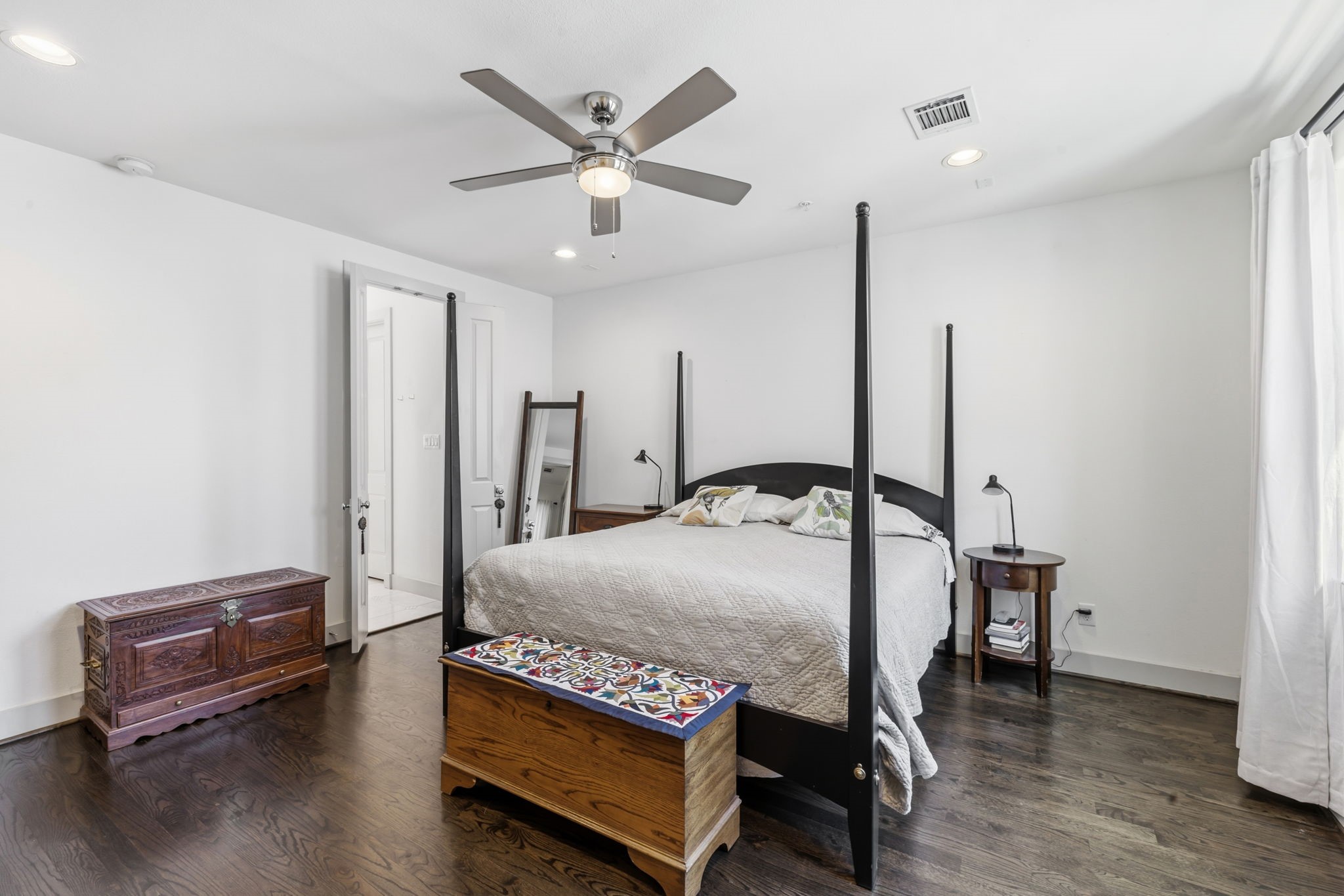 916 Yale Street, Unit A Houston, TX 77008 - Photo 22 of 50