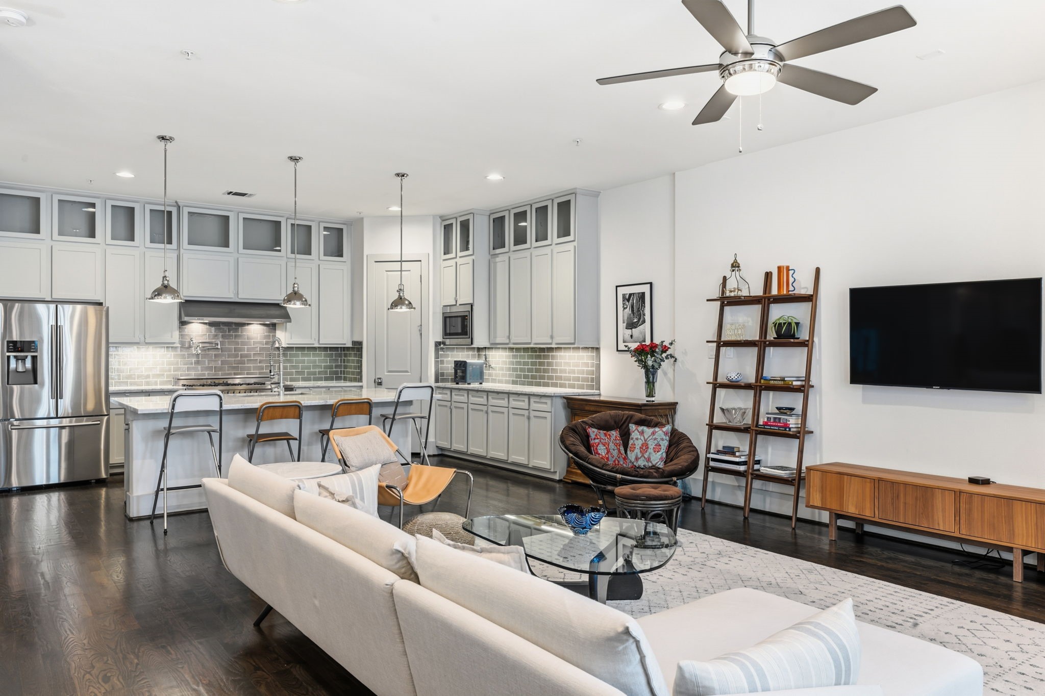 916 Yale Street, Unit A Houston, TX 77008 - Photo 8 of 50