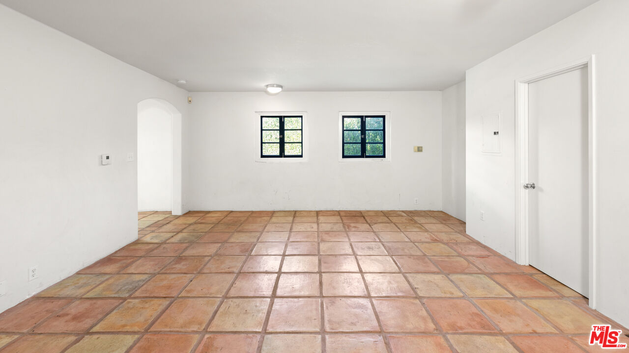 216 South Carson Road Beverly Hills, CA 90211 - Photo 23 of 27 Gallery Image 23
