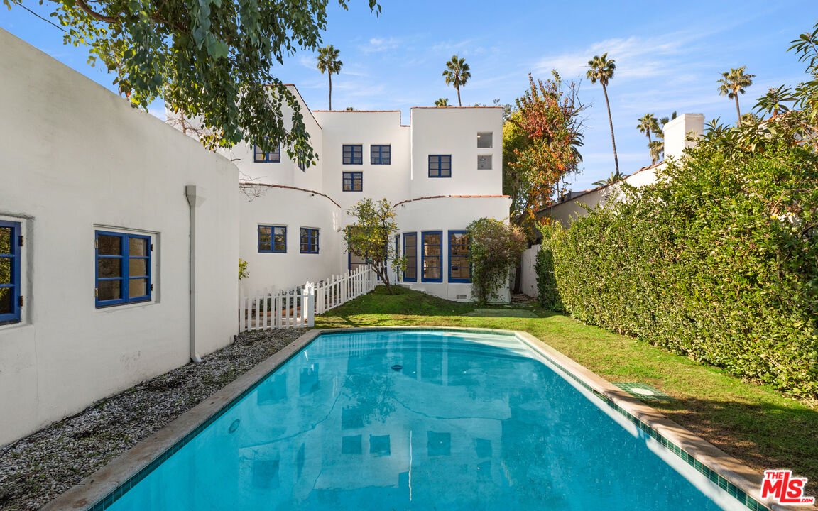 216 South Carson Road Beverly Hills, CA 90211 - Photo 3 of 27 Gallery Image 3