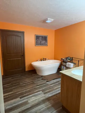 $639,900 | 33067 School Street, Dowagiac, MI 49047