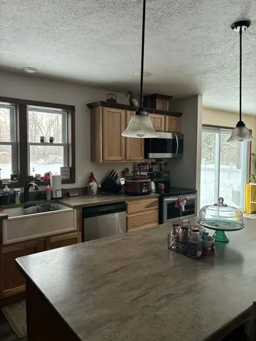 $639,900 | 33067 School Street, Dowagiac, MI 49047