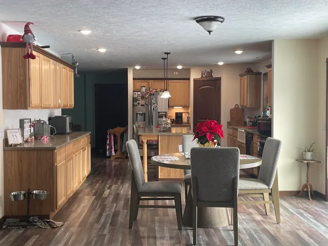 $639,900 | 33067 School Street, Dowagiac, MI 49047