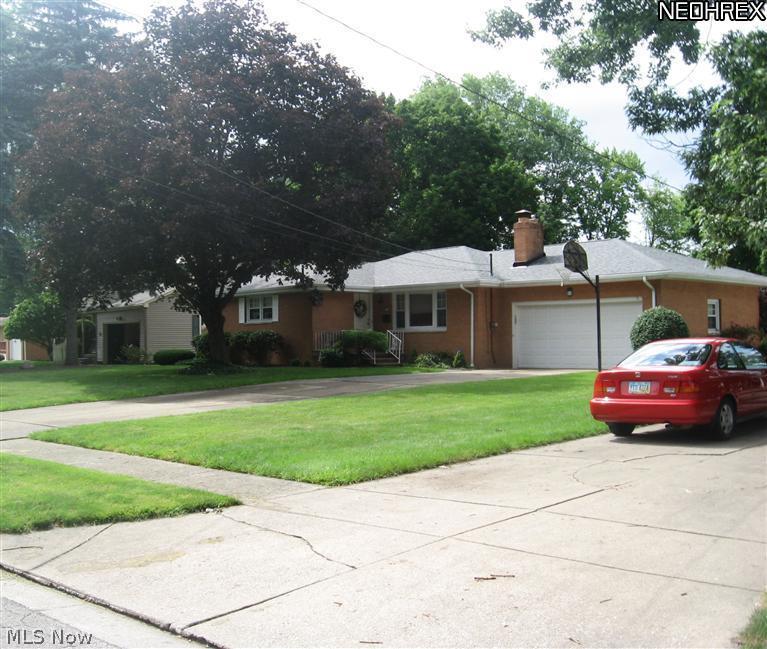 668 Forest-Ridge Drive Youngstown, OH 44512 - Photo 3 of 13