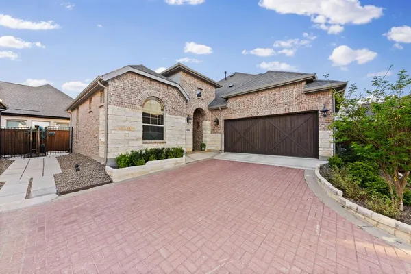 $465,000 | 4726 Prairie Crest Lane, Arlington, TX 76005