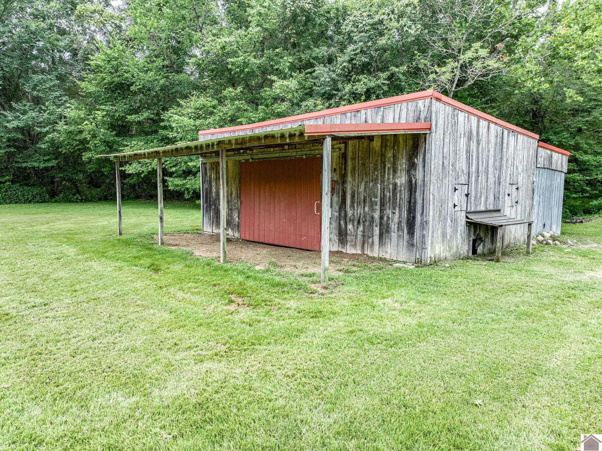 5015 Bethel Church Road Kevil, KY 42053 - Photo 9 of 35 Barn