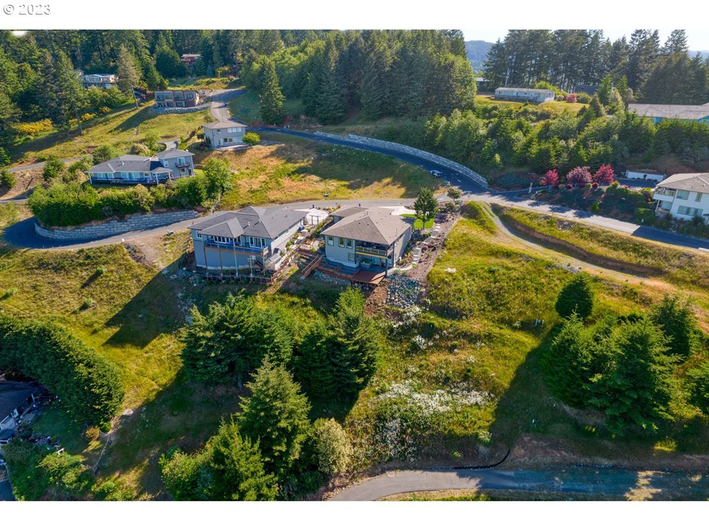 6894 Pacific Terrace Loop Brookings, OR 97415 - Photo 3 of 19