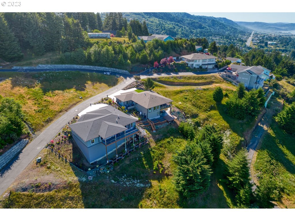 6894 Pacific Terrace Loop Brookings, OR 97415 - Photo 6 of 19
