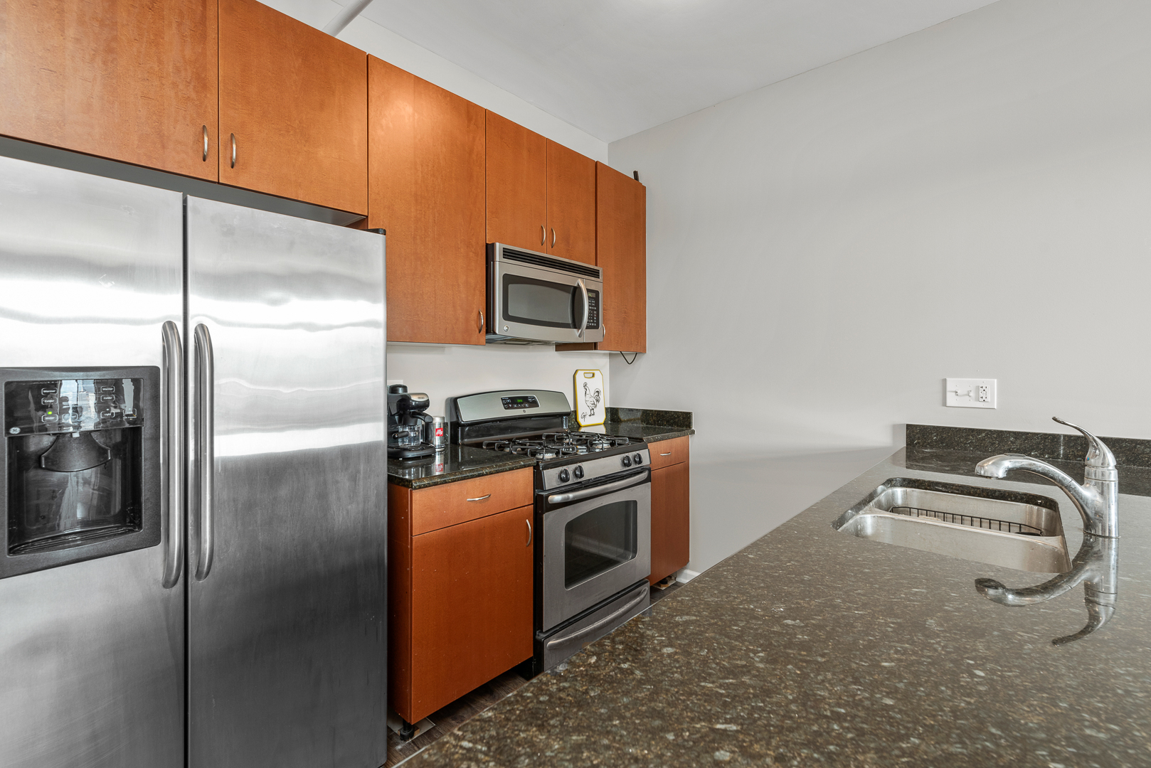 511 West Division Street, Unit 510 Chicago, IL 60610 - Photo 8 of 19