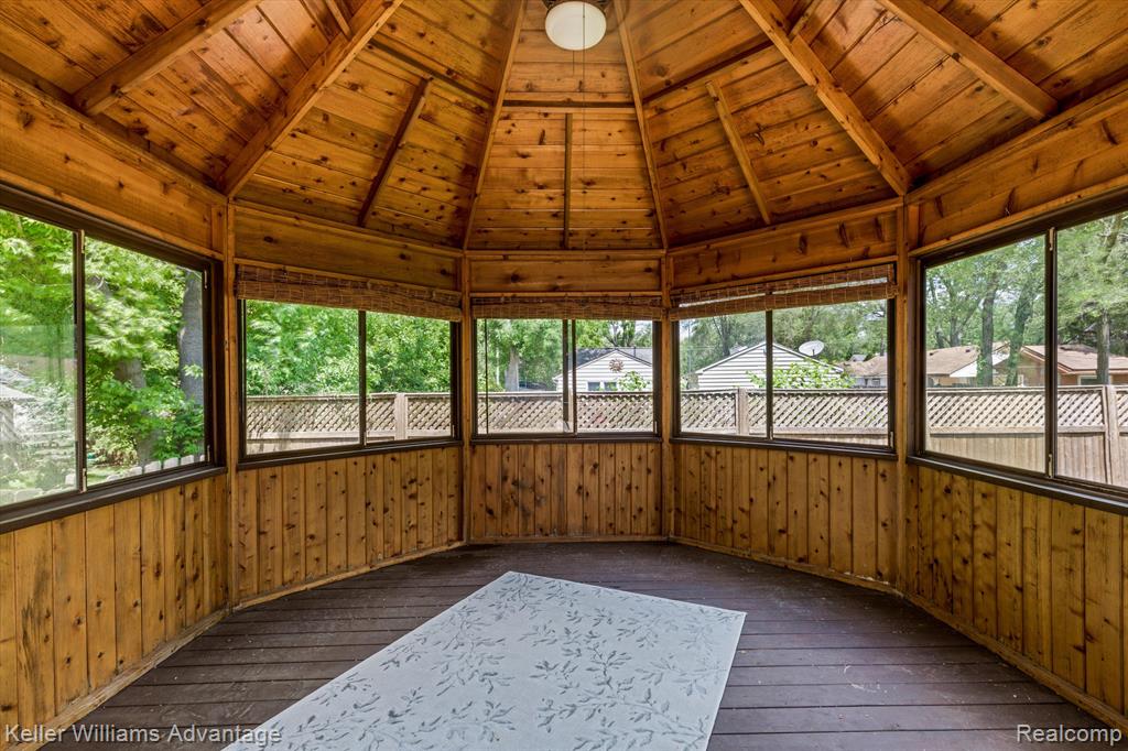 324 Valley Wolverine Lake, MI 48390 - Photo 24 of 25