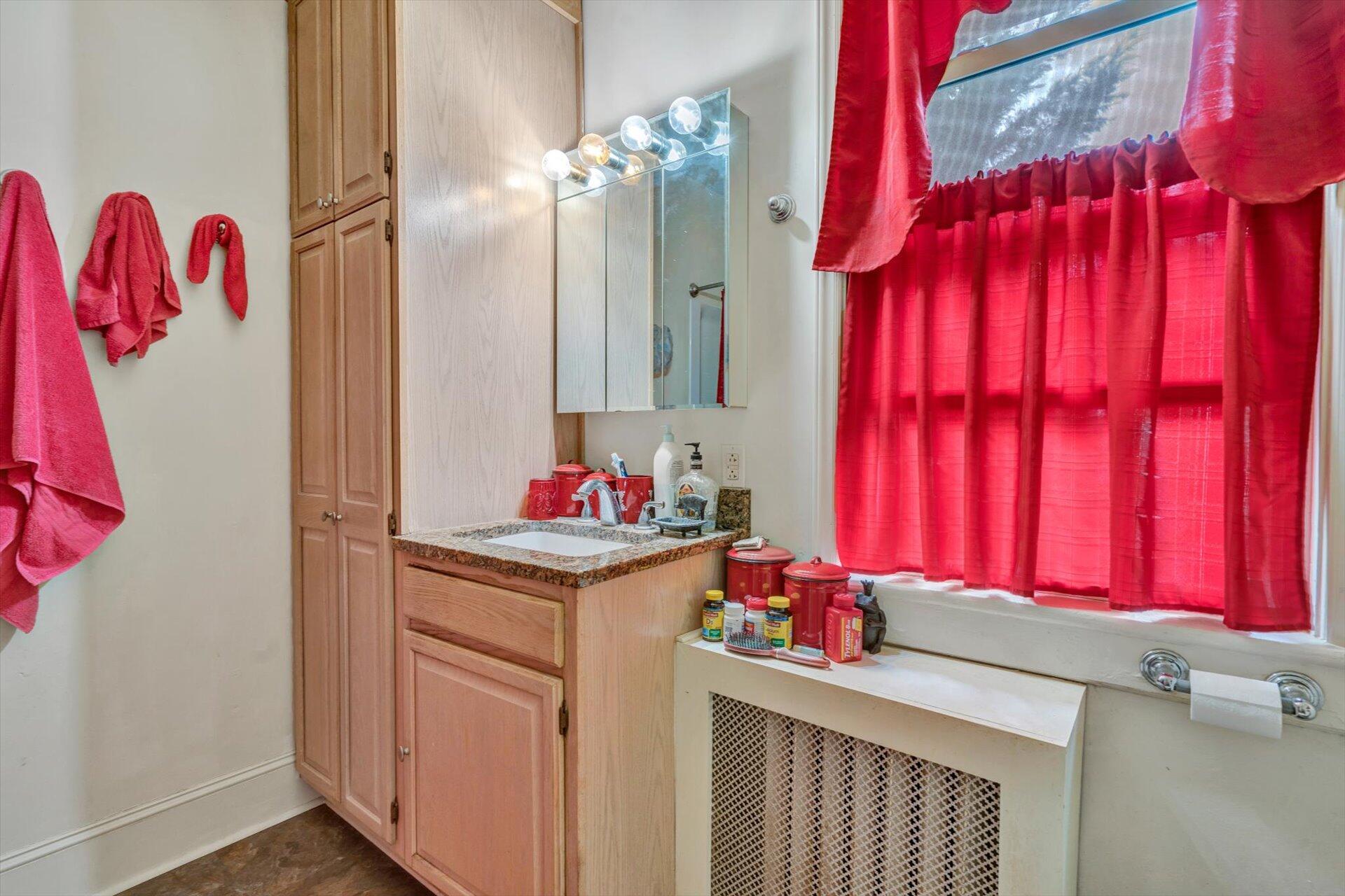 1827 Carter Road Southwest Roanoke, VA 24015 - Photo 13 of 27 Hall Bathroom