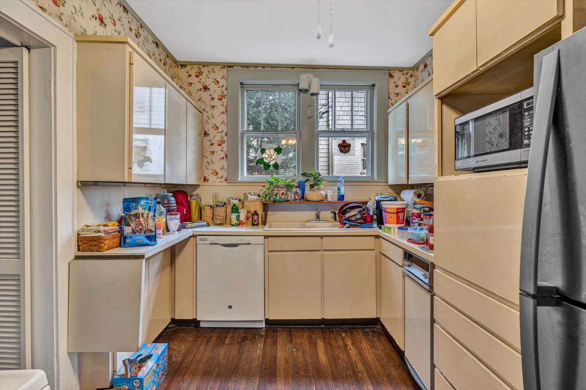 1827 Carter Road Southwest Roanoke, VA 24015 - Photo 6 of 27 Kitchen