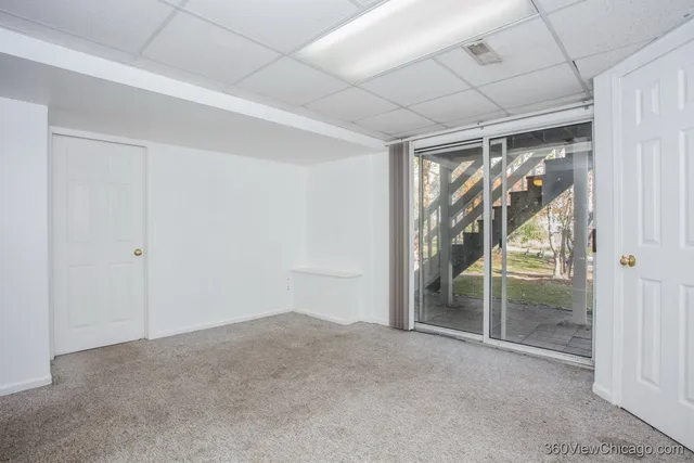 $350,000 | 164 Park Ridge Lane, Aurora, IL 60504