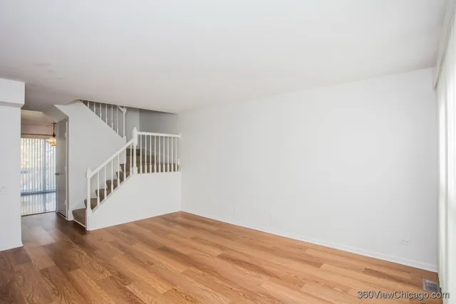 $350,000 | 164 Park Ridge Lane, Aurora, IL 60504