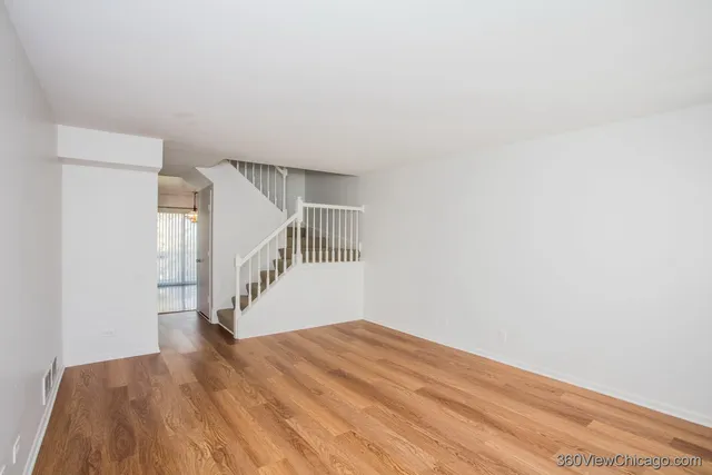 $350,000 | 164 Park Ridge Lane, Aurora, IL 60504