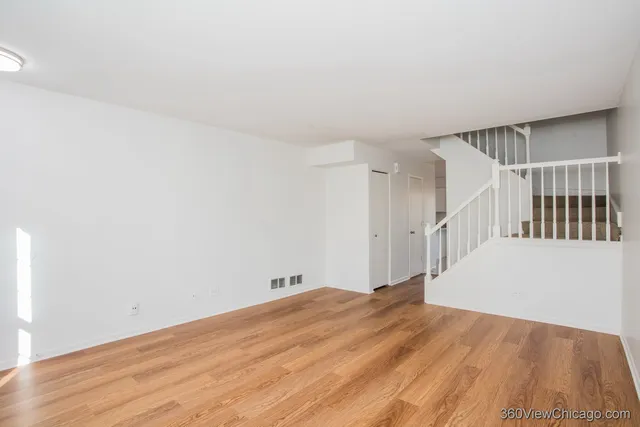 $350,000 | 164 Park Ridge Lane, Aurora, IL 60504