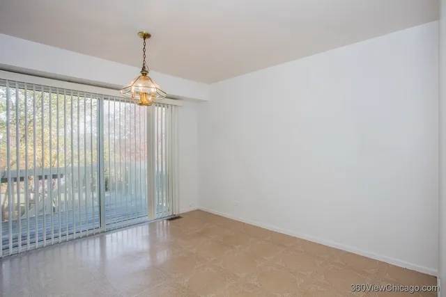 $350,000 | 164 Park Ridge Lane, Aurora, IL 60504