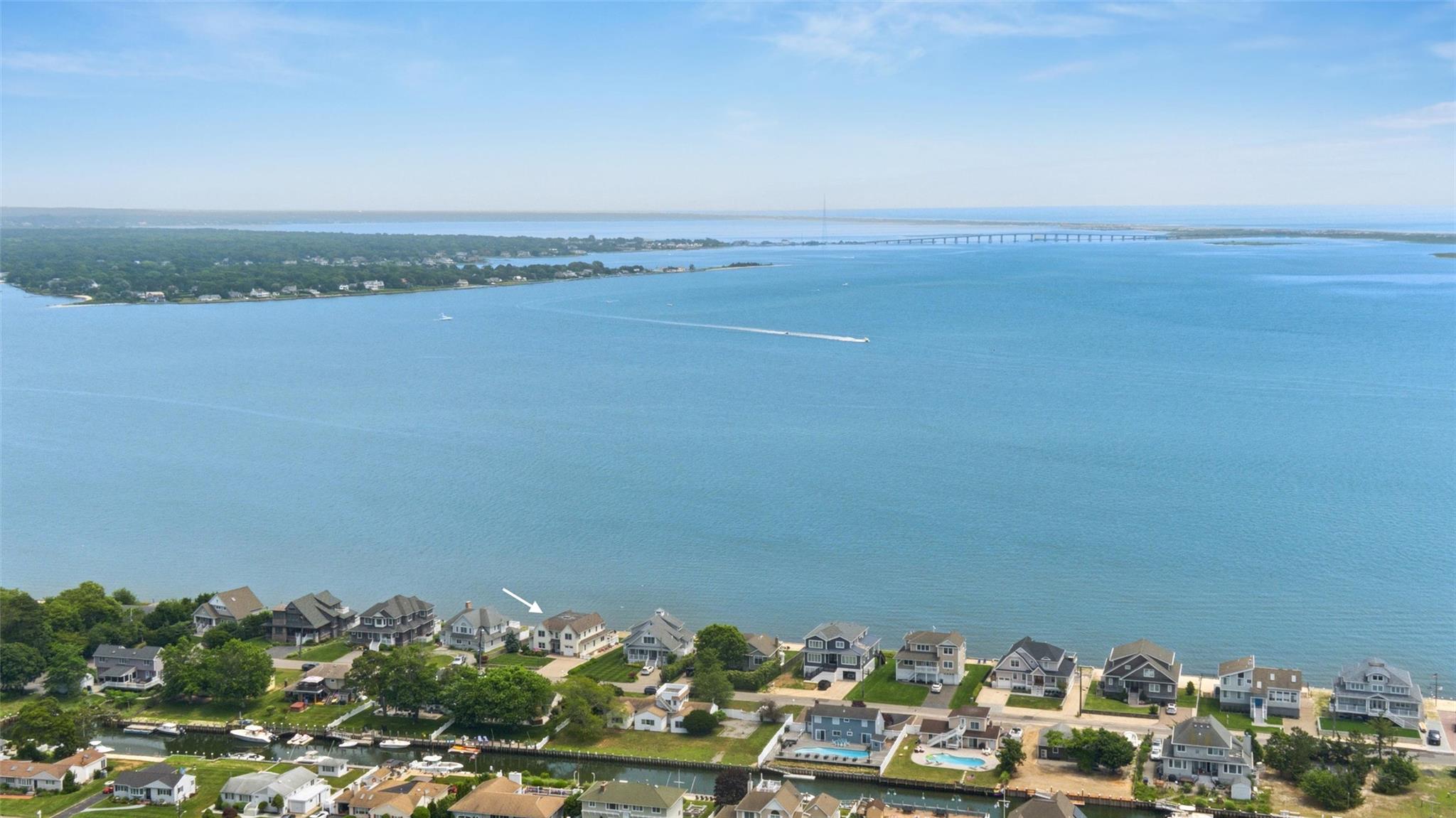 9 Shinnecock Road East Quogue, NY 11942 - Photo 3 of 34