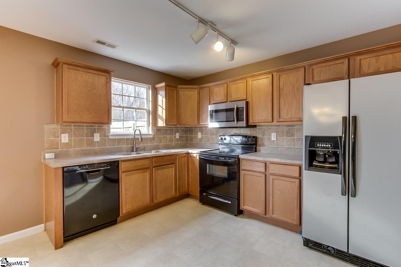 204 Catterick Way Fountain Inn, SC 29644 - Photo 11 of 33 Gallery Image 11