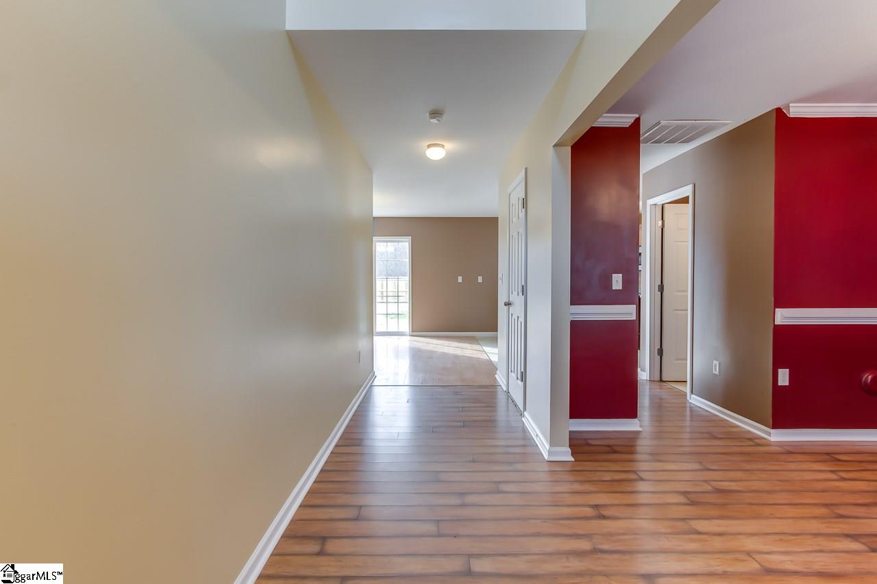 204 Catterick Way Fountain Inn, SC 29644 - Photo 9 of 33 Gallery Image 9