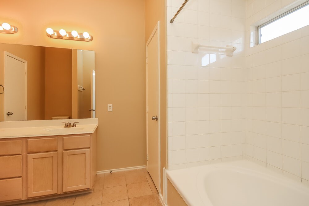 2610 Heather Knoll Drive Spring, TX 77373 - Photo 13 of 17