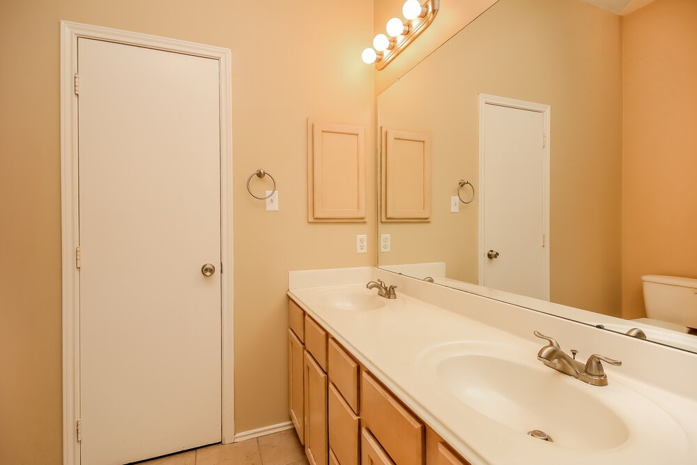 2610 Heather Knoll Drive Spring, TX 77373 - Photo 14 of 17