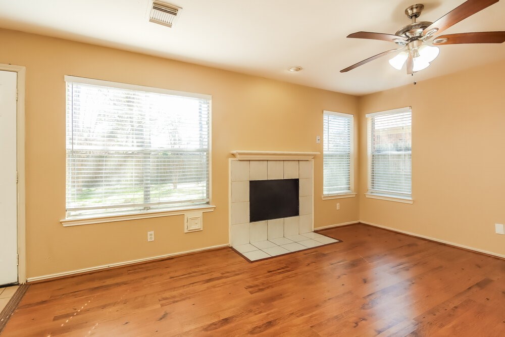 2610 Heather Knoll Drive Spring, TX 77373 - Photo 4 of 17