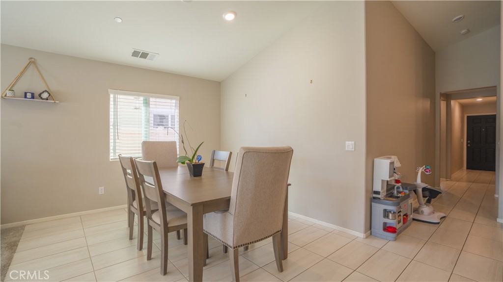 1133 Avenida Del Rio San Jacinto, CA 92582 - Photo 6 of 28