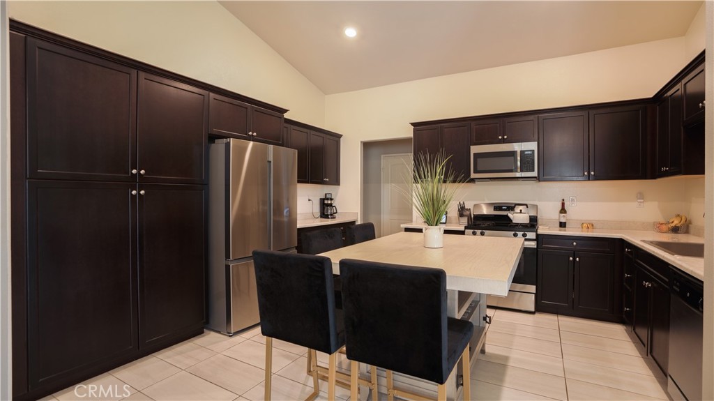 1133 Avenida Del Rio San Jacinto, CA 92582 - Photo 8 of 28