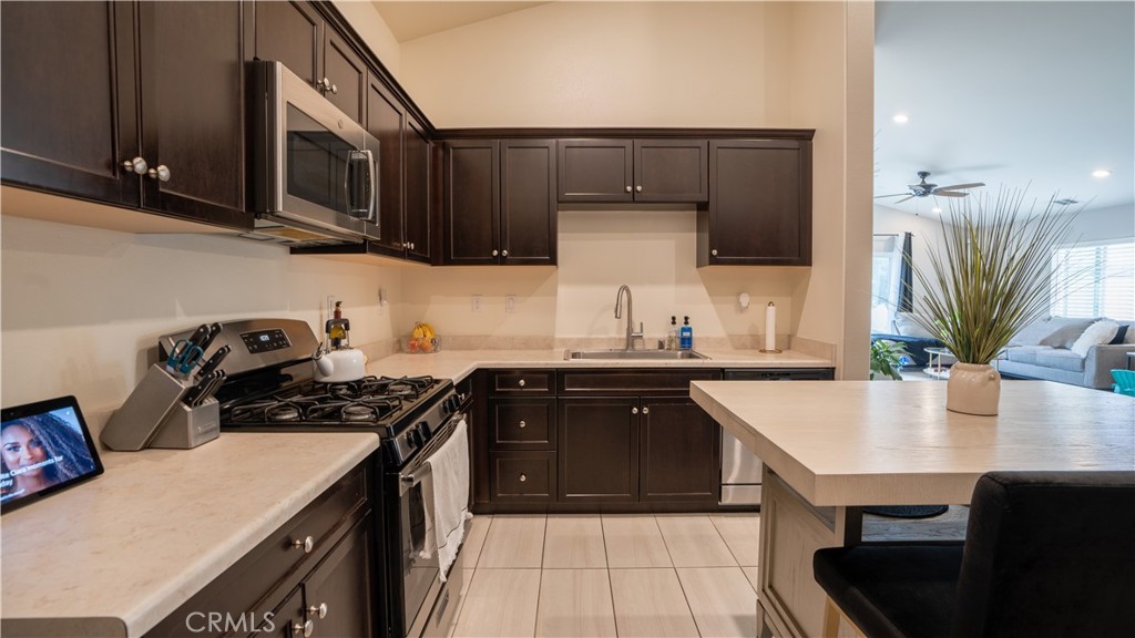 1133 Avenida Del Rio San Jacinto, CA 92582 - Photo 9 of 28